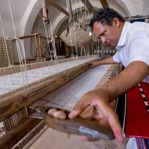 Atelier de Tissage à Djerba : Découverte du Savoir-Faire Artisanal Tunisien